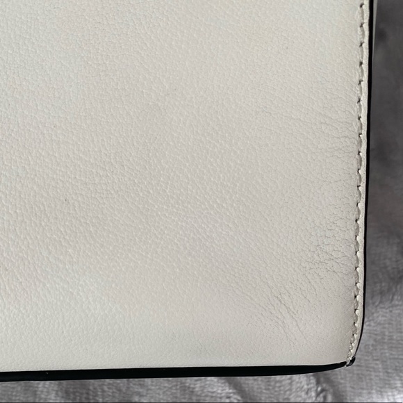 Kendall & Kylie White Leather Crossbody - Picture 9 of 16